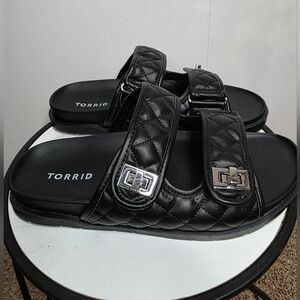 Torrid Women’s Sandals Sz 8W Slides Black Quilted PU Leather Double Buckle